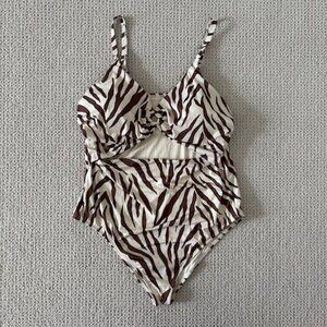 Lane Bryant No-Wire Cut-Out One-Piece Swimsuit – Size 22